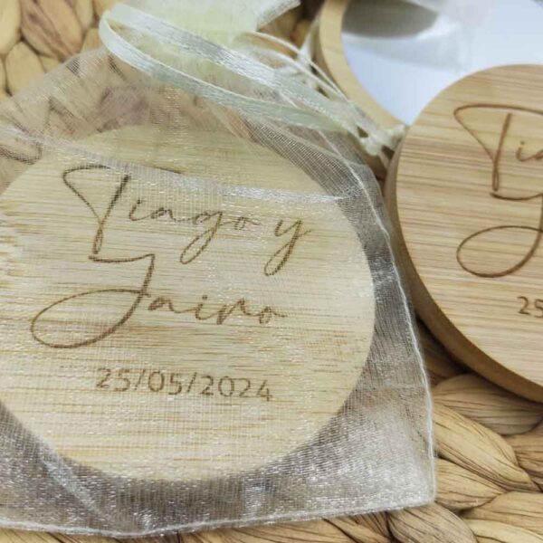 Abridor/espejo madera para invitados