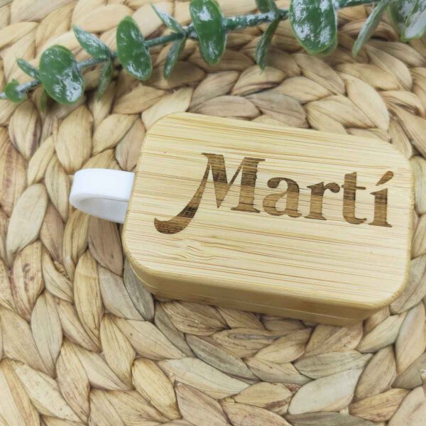 Auriculares con caja bambú personalizada