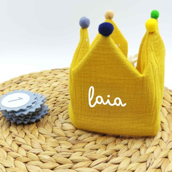 Corona Cumpleaños de Tela - Imagen 2